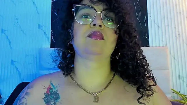 Reginavegaa online show from September 2025 11:42:01 AM