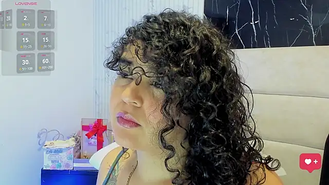 Reginavegaa online show from June 2026 11:37:02 AM