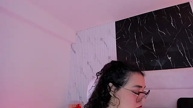 Reginavegaa online show from March 2026 11:49:01 AM