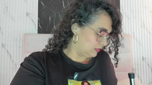 Reginavegaa online show from April 2026 11:44:02 AM