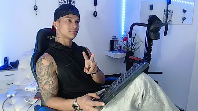 Leonard Price online show from March 2025 02:49:02 AM