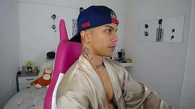 Leonard Price online show from October 2025 02:02:01 AM