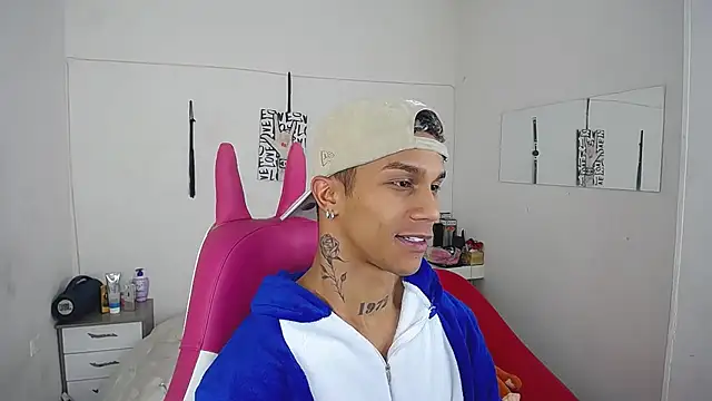 Leonard Price online show from November 2025 07:53:02 AM