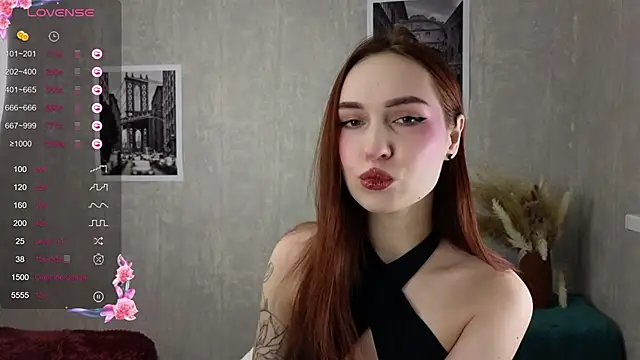 Snapshot of Emily_Klein_ chatting on December 2024 07:10:01 AM Emily Klein online show from December 2024 07:10:01 AM