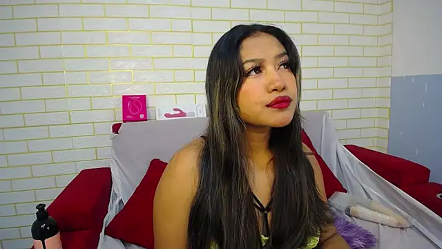 Snapshot of ricura_mily chatting on October 2025 03:28:02 AM ricura mily online show from October 2025 03:28:02 AM