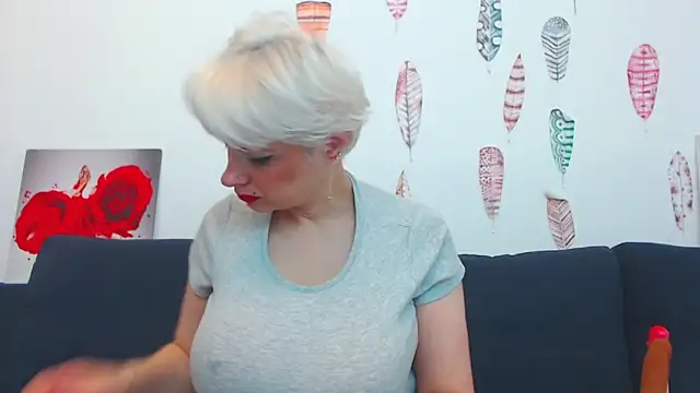 Snapshot of ForeverBarbie_ chatting on November 2025 01:28:01 AM ForeverBarbie online show from November 2025 01:28:01 AM