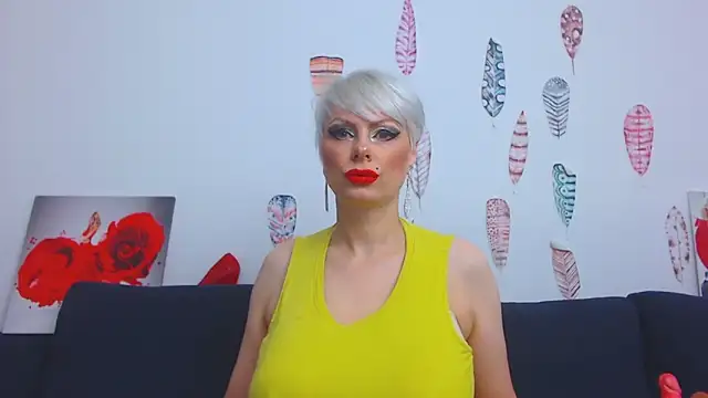Snapshot of ForeverBarbie_ chatting on October 2025 11:05:01 PM ForeverBarbie  online show from October 2025 11:05:01 PM