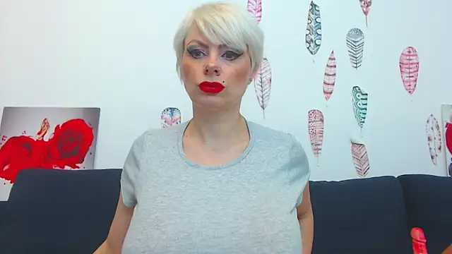 Snapshot of ForeverBarbie_ chatting on November 2025 12:03:02 AM ForeverBarbie online show from November 2025 12:03:02 AM