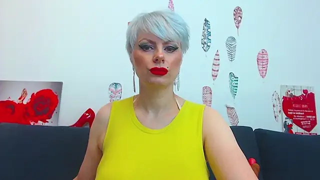 Snapshot of ForeverBarbie_ chatting on October 2025 09:49:02 PM ForeverBarbie  online show from October 2025 09:49:02 PM