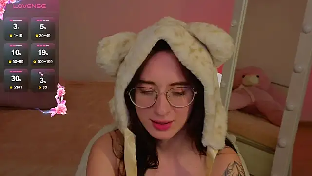 Snapshot of Dark_Lola_ chatting on February 2025 09:25:02 PM Dark Lola online show from February 2025 09:25:02 PM