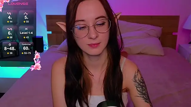 Snapshot of Dark_Lola_ chatting on February 2025 01:01:01 PM Dark Lola online show from February 2025 01:01:01 PM