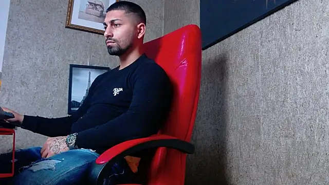 NigelBoydXXX online show from December 2024 09:32:02 PM