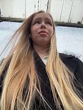 Snapshot of mur_girl chatting on November 2025 11:46:03 AM mur girl online show from November 2025 11:46:03 AM