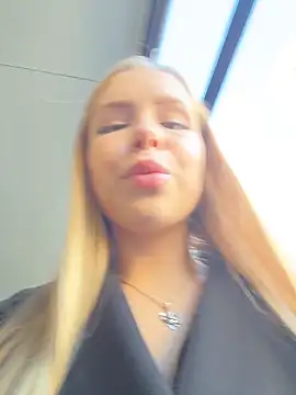 Snapshot of mur_girl chatting on October 2025 09:34:02 AM mur girl online show from October 2025 09:34:02 AM