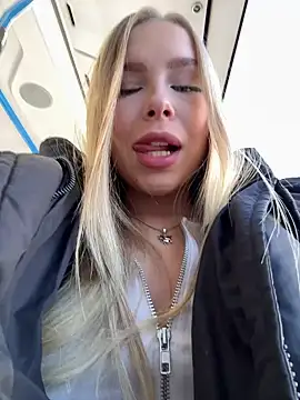 Snapshot of mur_girl chatting on February 2025 08:40:02 AM mur girl online show from February 2025 08:40:02 AM