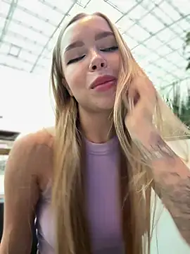 Snapshot of mur_girl chatting on February 2025 08:31:02 AM mur girl online show from February 2025 08:31:02 AM
