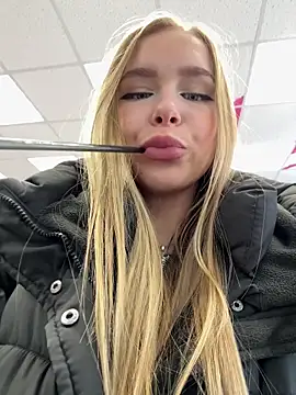 Snapshot of mur_girl chatting on February 2025 08:22:02 AM mur girl online show from February 2025 08:22:02 AM