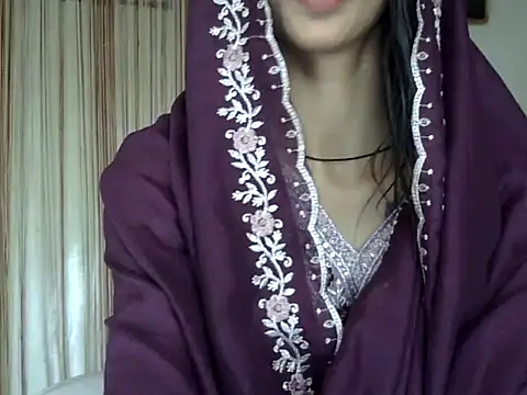 MAAYRA 09 online show from September 2025 10:43:02 AM