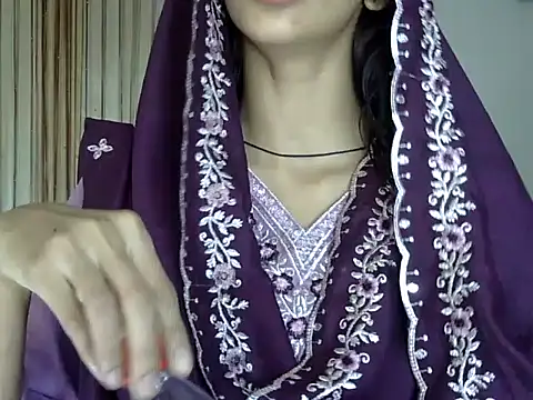 MAAYRA 09 online show from September 2025 10:44:01 AM