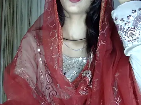 MAAYRA 09 online show from October 2025 01:36:01 PM