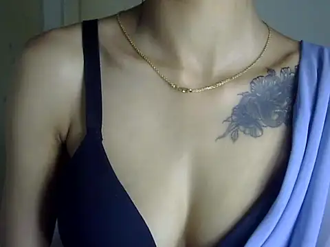 MAAYRA 09 online show from May 2026 12:14:02 AM
