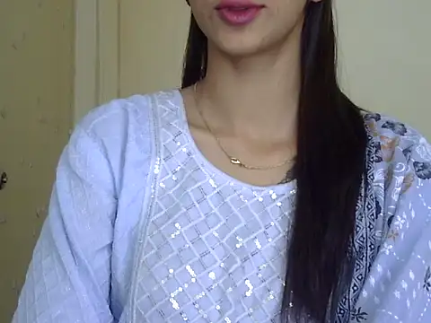 MAAYRA 09 online show from April 2026 05:47:02 AM