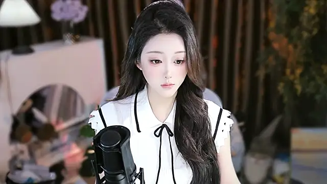 Arwyn-rr online show from November 2025 09:14:01 AM