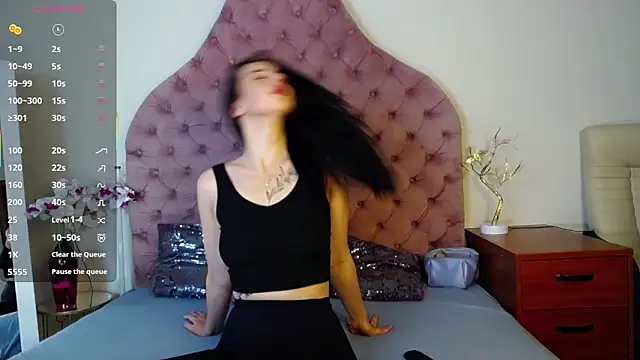 Erikka   online show from September 2025 12:34:02 PM