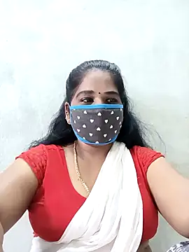 Snapshot of MaaliiiPonuTamil chatting on October 2025 01:38:02 AM MaaliiiPonuTamil online show from October 2025 01:38:02 AM