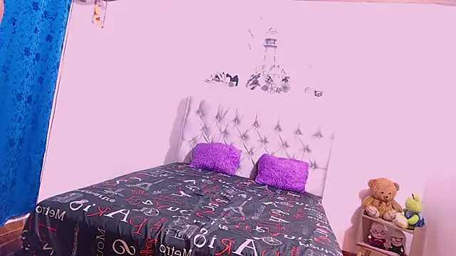 Snapshot of aliceroma chatting on October 2025 01:25:01 PM aliceroma online show from October 2025 01:25:01 PM