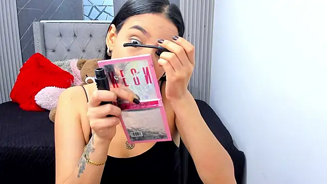 Snapshot of Susieeve chatting on December 2025 09:34:01 PM Susieeve online show from December 2025 09:34:01 PM