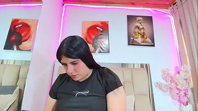 Naia x online show from April 2026 06:56:02 PM