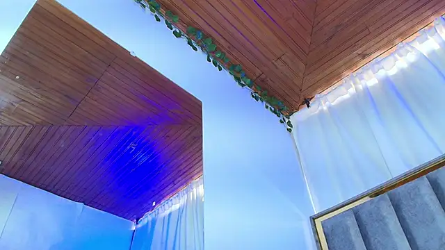 Snapshot of Naia_x chatting on November 2025 07:50:02 PM Naia x online show from November 2025 07:50:02 PM