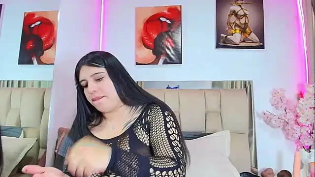 Naia x online show from April 2026 06:23:01 PM