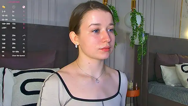 Snapshot of MichelleHaynes chatting on March 2025 09:30:02 PM MichelleHaynes online show from March 2025 09:30:02 PM