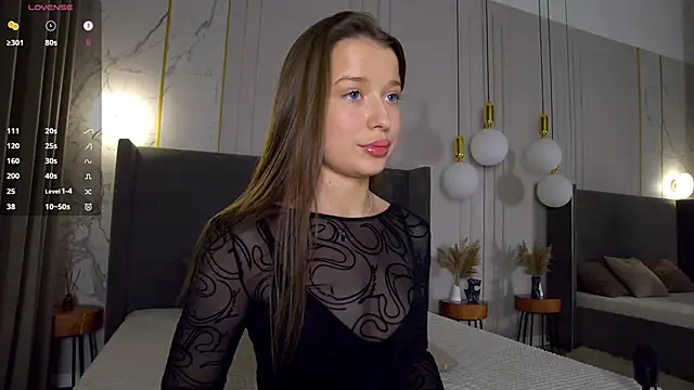 Snapshot of MichelleHaynes chatting on November 2025 06:41:02 PM MichelleHaynes online show from November 2025 06:41:02 PM