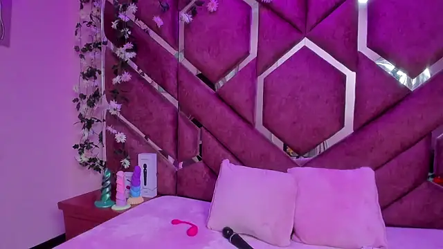 Victoria Rossy online show from February 2026 08:30:01 PM