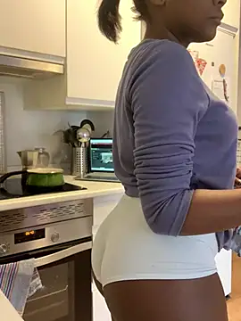 Snapshot of Delgada_culona chatting on December 2024 10:08:01 AM Delgada culona online show from December 2024 10:08:01 AM