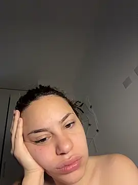 AgnesCampp online show from November 2025 05:17:01 PM