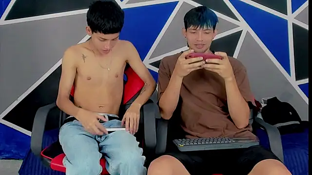 Snapshot of migueyalejo_teens chatting on February 2025 03:23:02 AM migueyalejo teens online show from February 2025 03:23:02 AM
