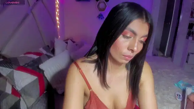 roxannkanneth   online show from October 2025 01:29:01 AM