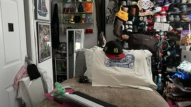 joeytatts66 online show from February 2026 02:42:02 AM