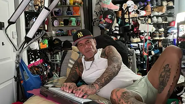 Snapshot of joeytatts66 chatting on July 2026 03:04:01 AM joeytatts66 online show from July 2026 03:04:01 AM