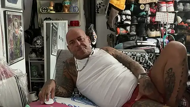 joeytatts66 online show from February 2026 03:01:02 AM