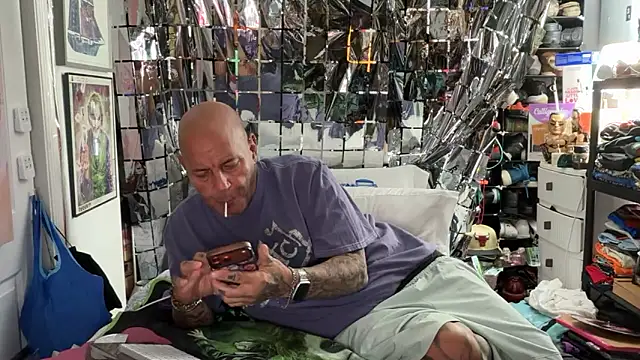 joeytatts66 online show from May 2026 01:44:01 AM