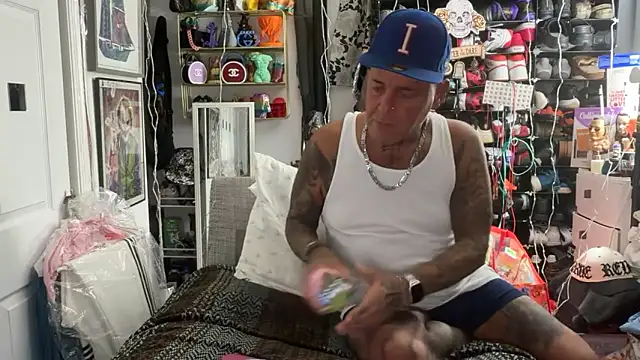 joeytatts66 online show from March 2026 02:40:01 AM