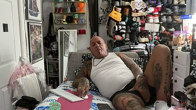 joeytatts66 online show from February 2026 02:51:02 AM