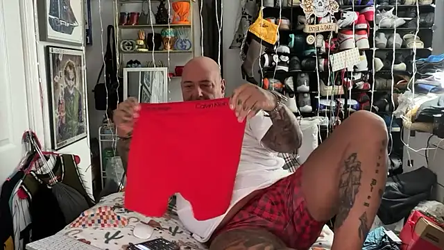 joeytatts66 online show from December 2025 02:48:02 AM