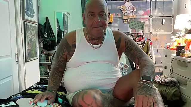 Snapshot of joeytatts66 chatting on October 2025 01:07:02 AM joeytatts66 online show from October 2025 01:07:02 AM