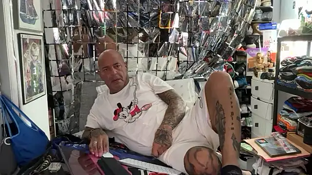joeytatts66 online show from April 2026 07:42:01 PM